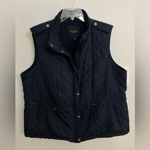 Talbots Women's 3X Navy Quilted Vest with zippered pockets.